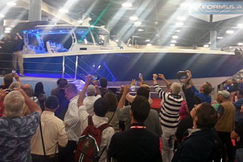 HydraSports Custom Unveils Largest Center Console