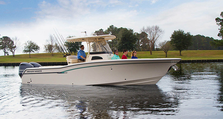 Grady-White Canyon 271 FS adds comfort and forward seating capacity for five or more people.