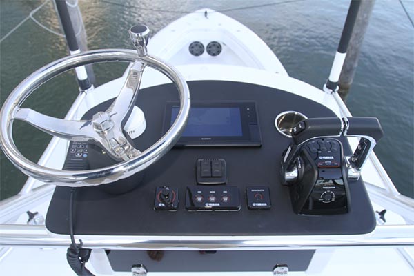 Contender 39 Fish Around Captains Tower