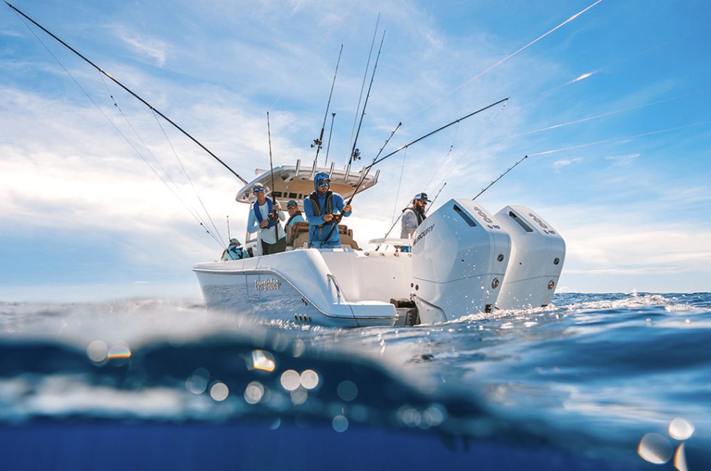 Everglades 315 cc rod holders