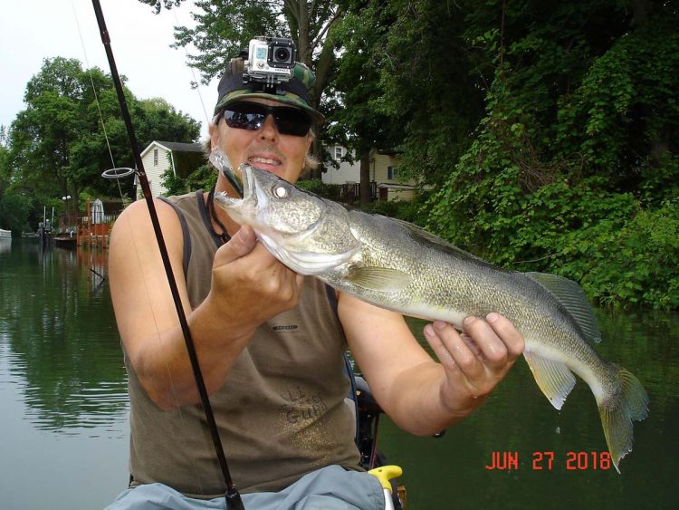 Mike Rzucidlo walleye