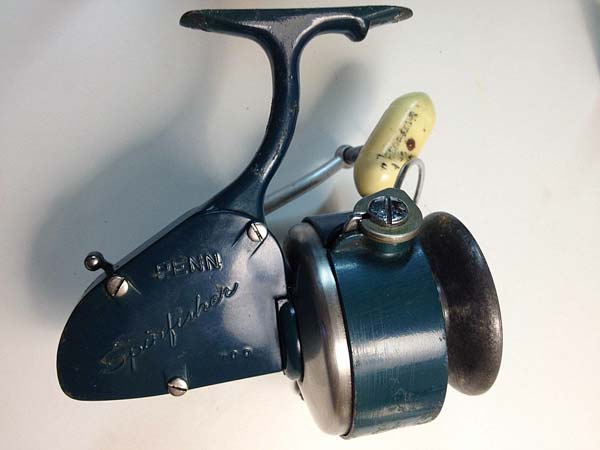 Shakespeare Alpha X 030 Series Ball Bearing Spinning Reel Made In Korea  Smooth