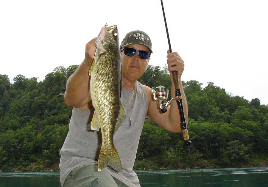 Mike Rzucidlo walleye