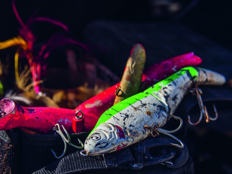 How to Paint Lures! Using an AIRBRUSH to paint fishing lures