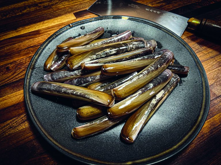 How to Harvest and Cook Razor Clams On The Water