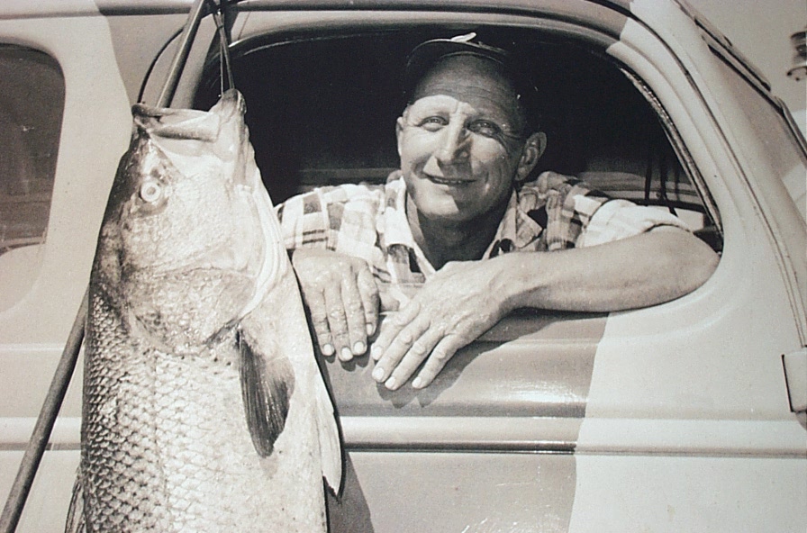Arnold Laine: A Legendary Striperman - On The Water Arnold Laine: A Legendary Striperman - On The Water