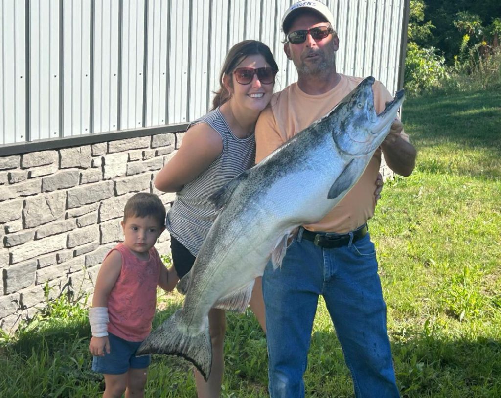 Amy L. with LOC Fall Derby grand prize salmon