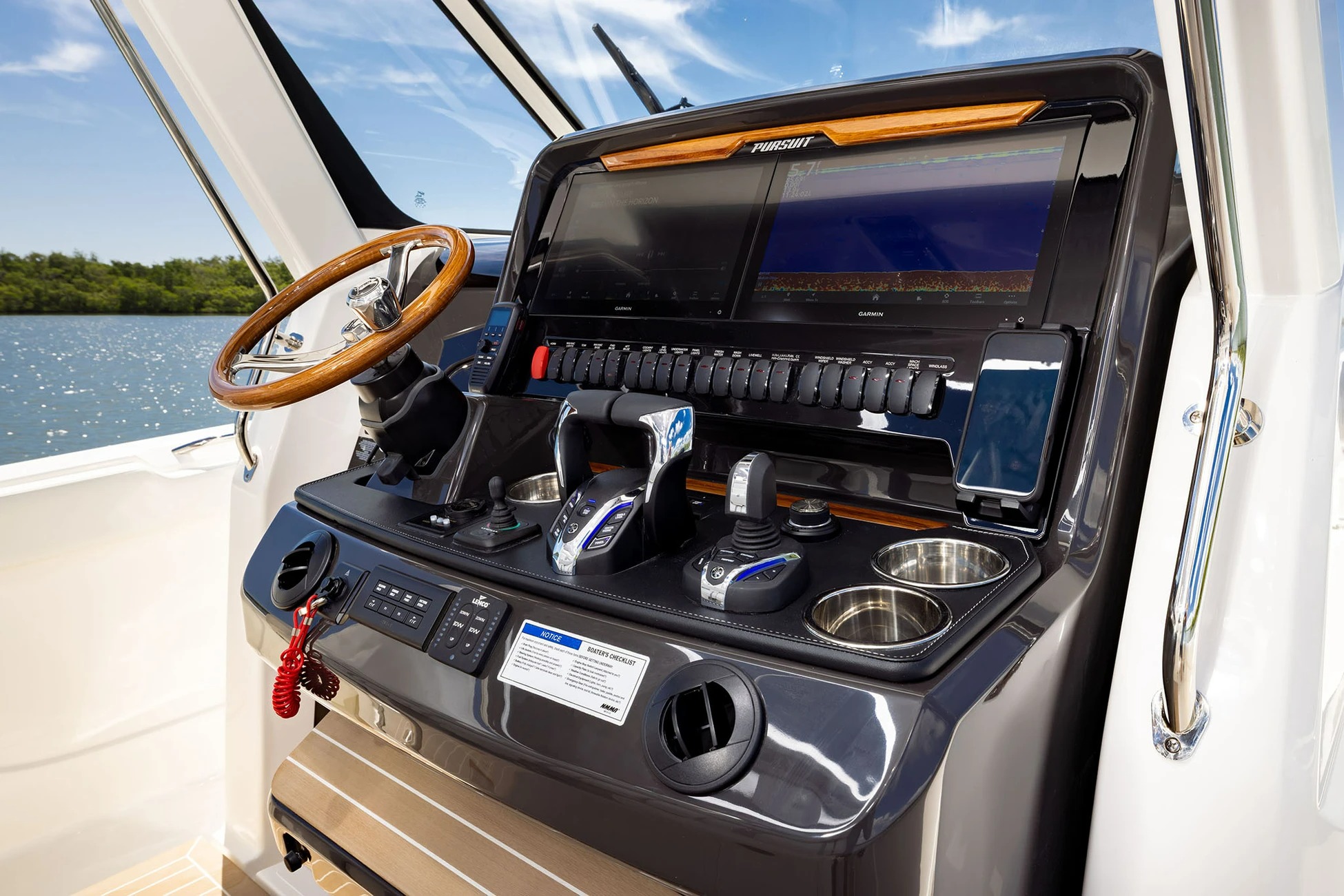 Pursuit S 388 helm and console layout